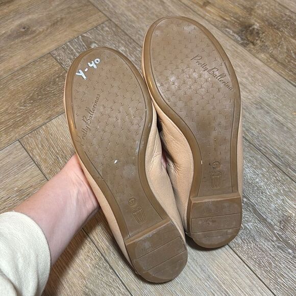 Pretty Ballerinas Flats - Picture 2 of 7